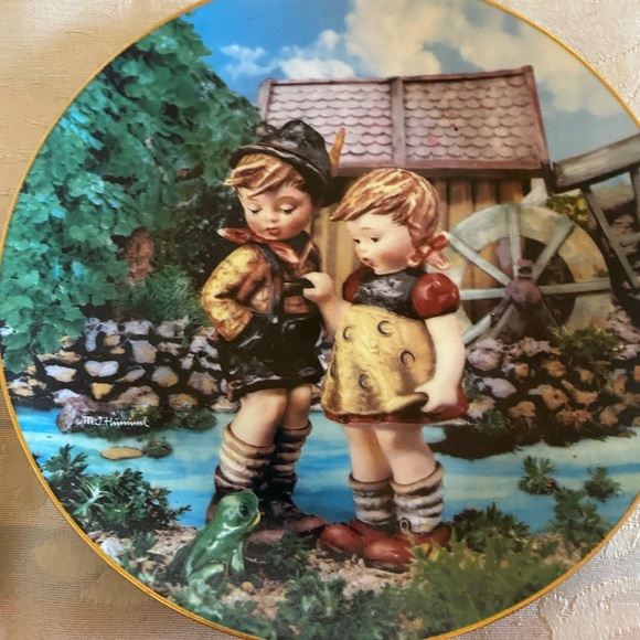 Hummel plate - Picture 1 of 2